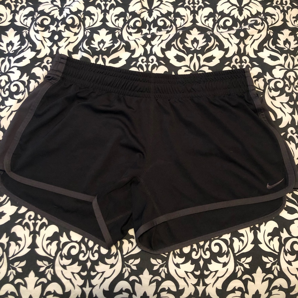 Black Nike shorts